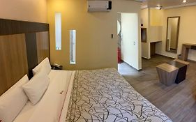 Hotel M Elite Rojo